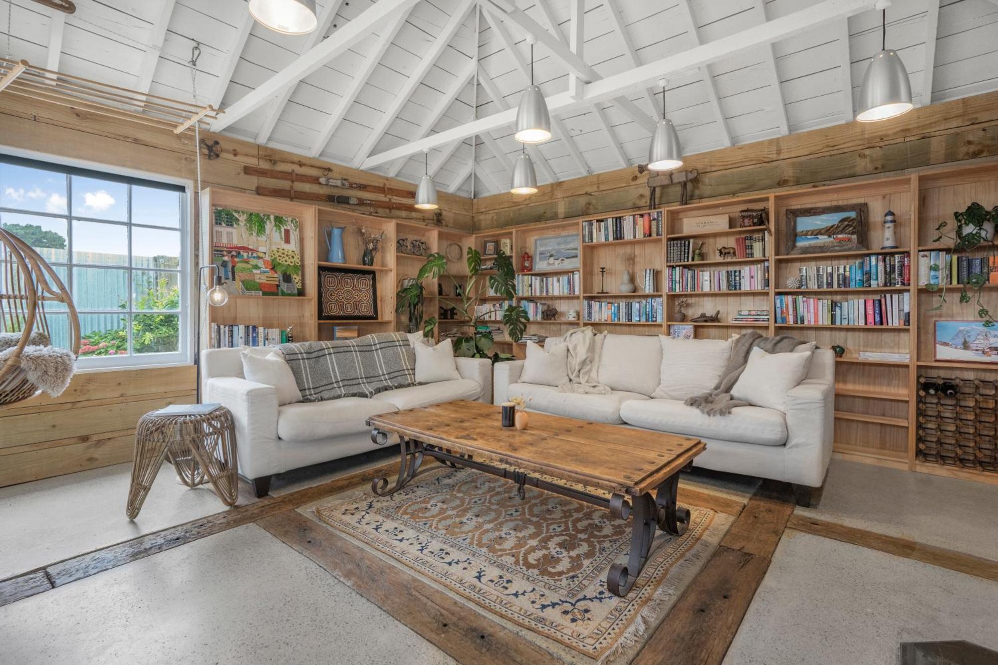 The Longwood Barn Villa Featherston Exteriör bild